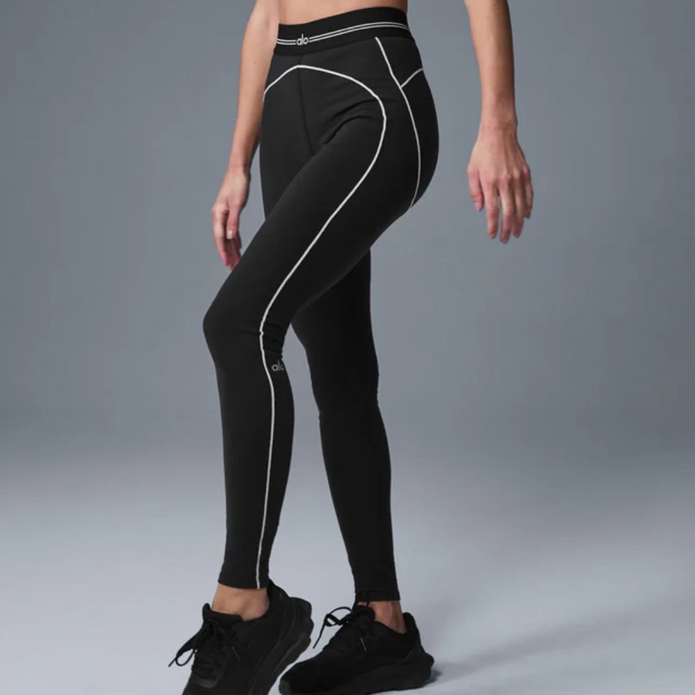 ALO Yoga Airbrush Heart Throb Leggings